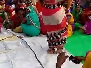 Desi Aunty dirty Dance In marriage ceremony