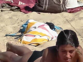 Voyeur a la plage (148) - Topless young big boobs on beach