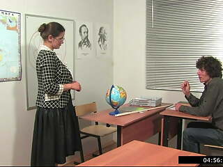 Russian teachers prefer extra lessons with lagging students 1