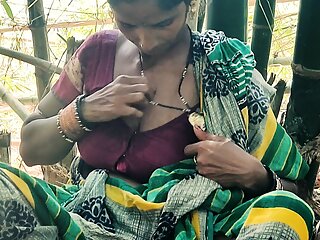 Indian desi Village bhabhi outdoor sex in forest