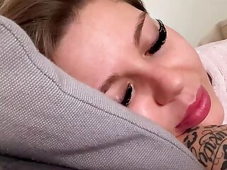 WAKES ME UP BY GIVING ME COCK - HOMEMADE ITALIAN AMATEUR VIDEO