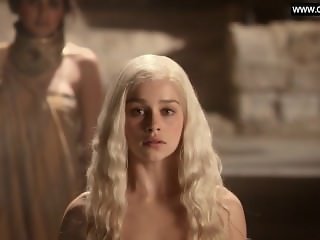 Emilia Clarke - Topless & Bare Butt, Teen Girl - Game of Thrones s01 (2011)