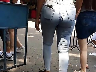 Bubble butt in tight jeans follow