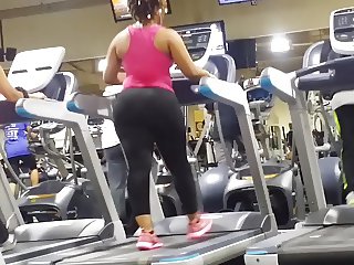 Amazing booty on treadmill