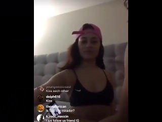 2 hot girlz on instagram live twerking