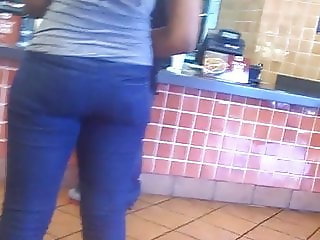 Nice ebony ass in jeans