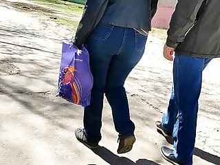 Amazing mega ass granny shaking in tight jeans