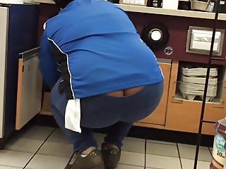 BBW Ebony Clerk Shows Bubble Butt Crack  
