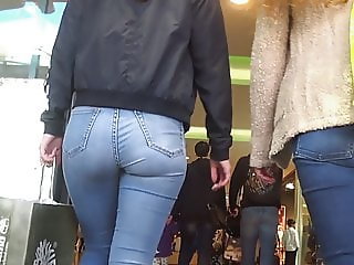 Teen big ass in tight jeans 16