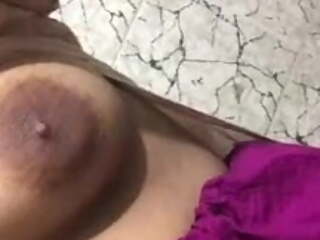 Laiba sagheer from sialkot show her boobs and pussy to her b