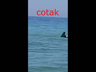 cotak turkish Syrian fucking his wife in the sea..suriyeli  