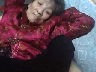 Chinese granny’s huge clit