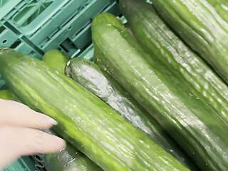 Maevaa Sinaloa - I fuck myself with a cucumber at the supermarket 
