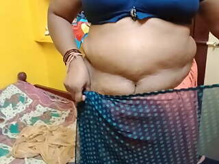 Tamil aunty changes saree