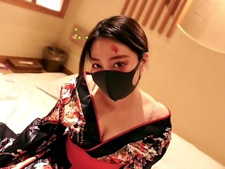 Fuck a cute Japanese girl wearing a Kimono in Halloween night - 着物姿の彼女にご奉仕セックスしてもらうハロウィン主観動画