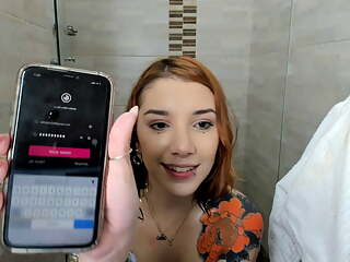 Colombian webcamer slut with an alternative look takes a sho