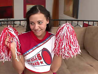 Hot cheerleader Ivy drives her stepdaddy crazy for her pusssy