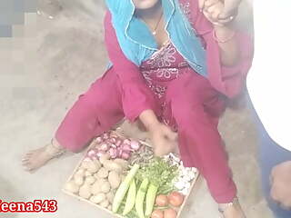 Vegetable bech rahi bhabhi ko patakar choda in clear hindi voice xxx indian desi bhabhi vegetables selling 