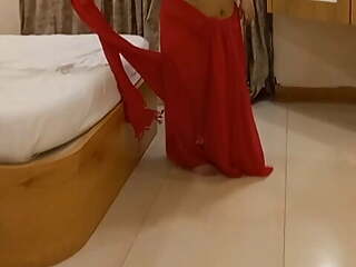 Indian BBW Huge Boobs And Ass In Red Saree Musical Video 