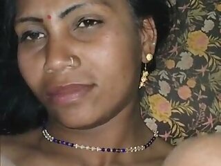 Indian bhabhi Desi first time Sex bhabhi ke saath suhagrat