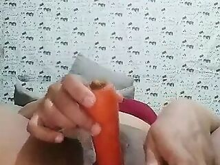 Muslim hijab girl jannat mirza masturbating with cucumber 