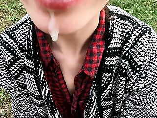 FIRST TIME OUTDOOR BLOWJOB AND SWALLOW - OUTDOOR RECREATION 