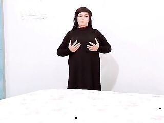 Cute Muslim Girl Orgasm With Fingers