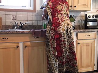I fuck pakistani stepmother in the kitchen slut before dad arrives