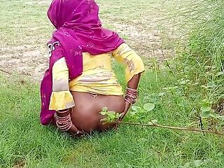 Indian Sex Outdoor Fuck Step Sister Without Condom Khet Chudai Big Black Cock Big Natural Boobs Hindi Porn