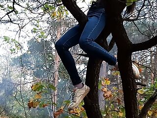 Girl climbed a tree to rub her pussy on it - Lesbian-illusion