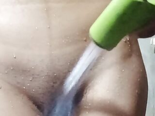 Hot Amateur Homemade Video pee and bathing