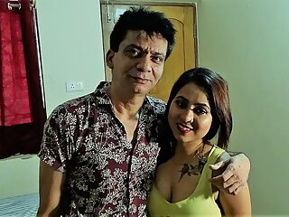 A sexy lonely woman called mature man for massage and with this made a full fucking session. Full Hindi audio 