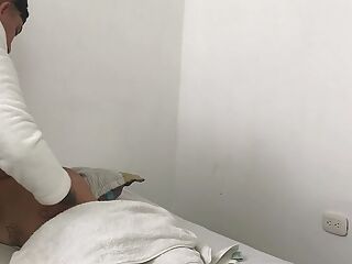 massage with happy ending- porn in Spanish