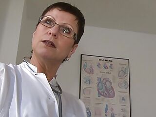 Gyno doctor satisfies herself horny on the gynecologist chair and has a violent orgasm