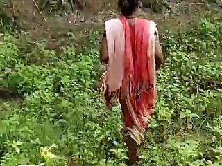 Indian village bhabhi forest fuck in outside 