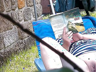 The old horny neighbour is tense ! Even reading a book at the weekend is not possible with him.
