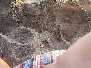 Outdoor - Masturbating On The Beach And In The Restaurant - Risky