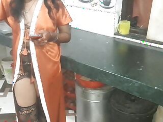 Bhabhi ne kitchen me garda machaya, sex in kitchen. 