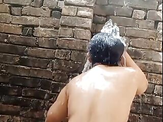Desi Village Bhabhi Bathing Full Tight Boob's