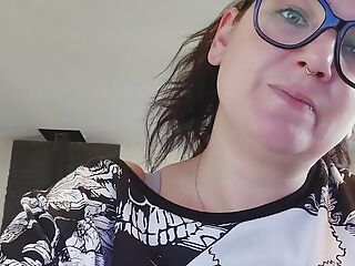 Vends-ta-culotte - Sexy dominatrix is looking for a money slave