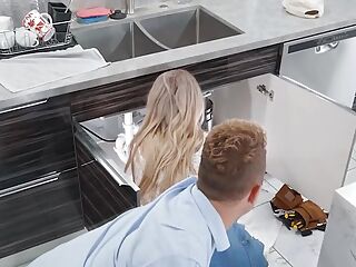 Hot Plumber Kaylee Ryder Is Better At Fixing Van's Pipe Than Fixing His Kitchen Sink - BRAZZERS