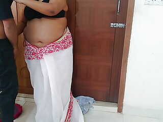 Desi Sexy Friend&#039;s Milf was cleaning the house when neighbor boy saw her and fucked - Rajasthani Homemade Sex