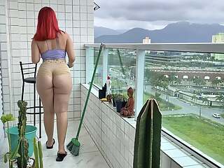 This cleaning lady has a very beautiful ass she is very naughty