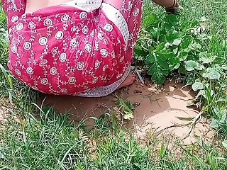 Indian desi newly Fucking my sexy wife in jungle and pussy Fucking