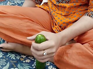 Pakistani Housewife Inserting Large Cucumber in Her Tight Pussy