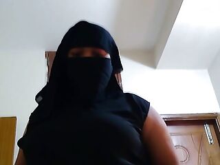 Muslim beautiful Hot maid has sex with owner while sweeping his bed room - huge Ass Fucking & Pussy Destroyed