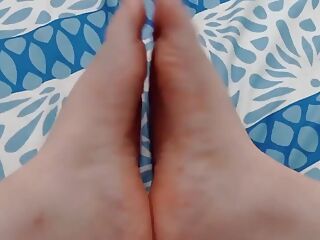 My delicious feet are for you!!