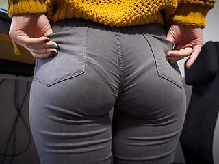 Hot Secretary In Tight Jeans Teases Ass With Visible Panty Line