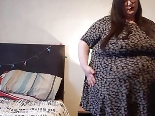 SSBBW BBW getting dressed frontal nudity