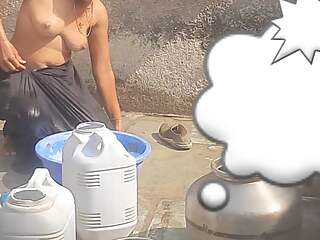 Saw bathing completely naked Full Desi Village Girl Bathroom Video